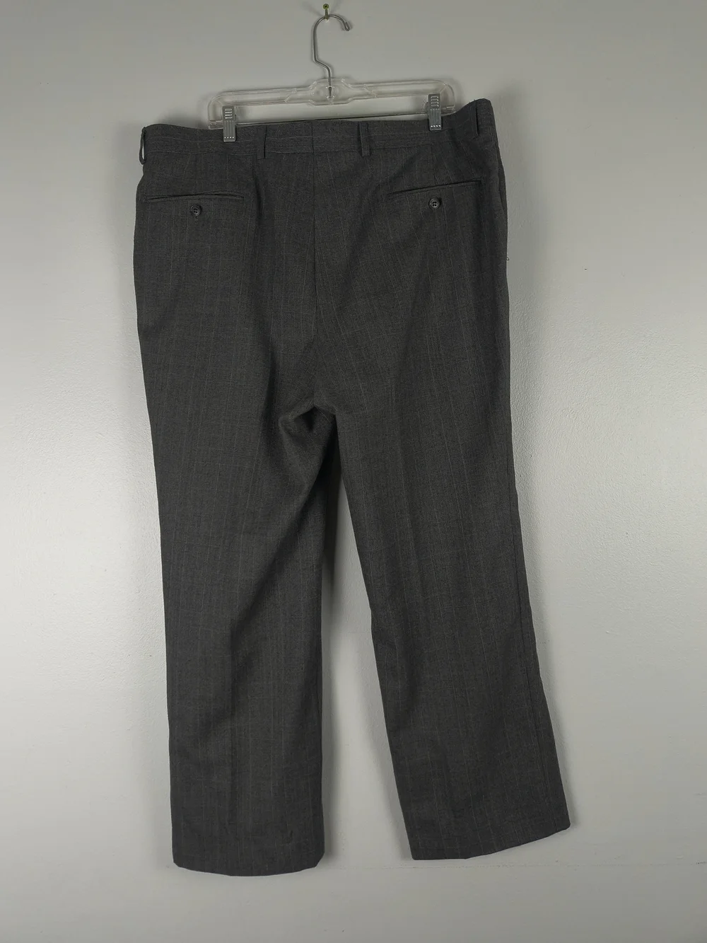 Daniel Hechter Suit Mens 46R Gray 2 Piece Plaid 100% Wool Notched Lapel 2 Button